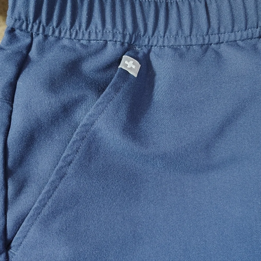 Figs medical professional scrub jogger pants Tansen men's navy blue size XL.